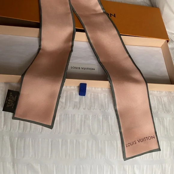 Louis Vuitton Bandeau Trunk Scarf Silk Women - Picture 3 of 3